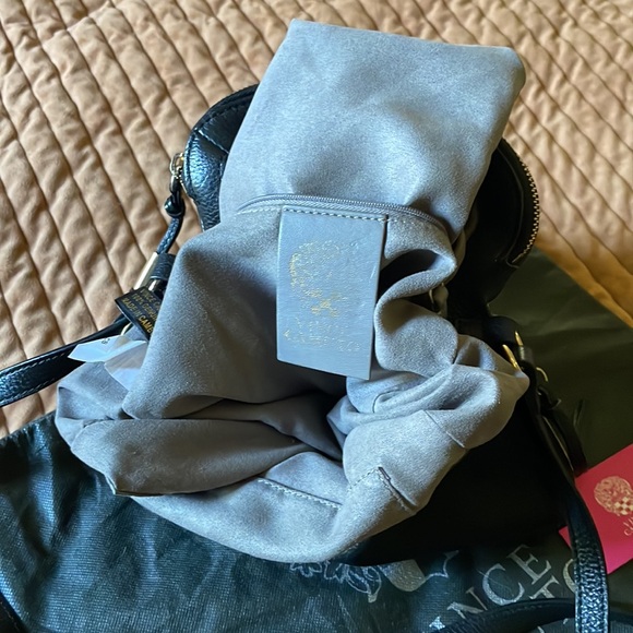 EUC Black Vince Camuto Kenzy Leather Crossbody Bag w/dust bag & card - Picture 16 of 16